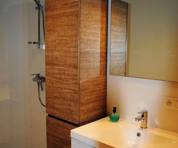 Apartment Modern, Gezellig Met Ruim Terras En Garage In