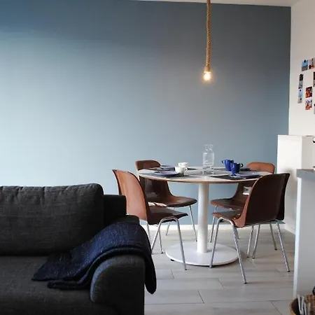 Appartement Modern, Gezellig Met Ruim Terras En Garage In *