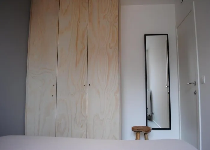 Modern, Gezellig Met Ruim Terras En Garage In Ostend