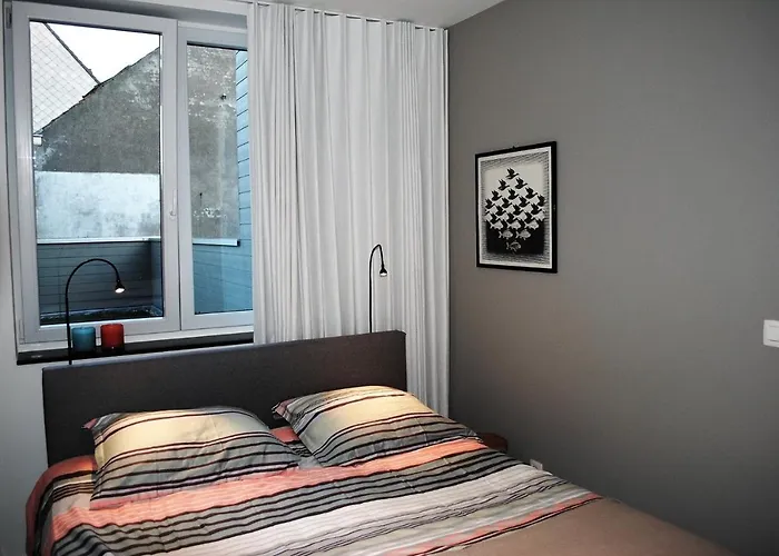 Modern, Gezellig Met Ruim Terras En Garage In * Ostend