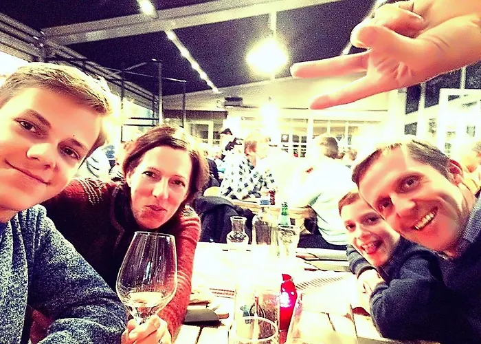 Modern, Gezellig Met Ruim Terras En Garage In